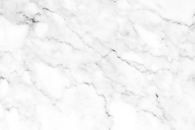 Arkaplan veya tasarım sanatı için doğal desenli beyaz mermer dokusu.