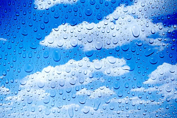 디자인 및 패턴 배경에 대한 하늘과 구름 배경에 물 방울 — 스톡 사진