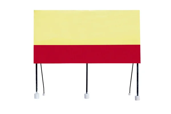 Üres reklám piros és sárga óriásplakát izolált fehér alapon — Stock Fotó