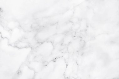 Dekoratif tasarım desenli sanat çalışmaları için beyaz mermer dokusu ve arka plan lüksüne sahip. Yüksek çözünürlüklü mermer