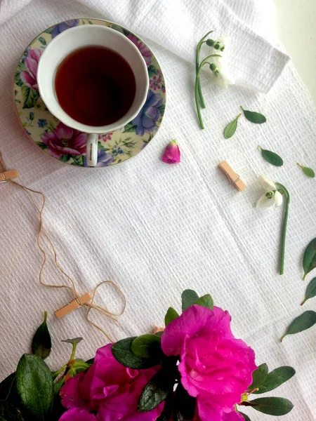 Heimeligkeit Frühstück Morgen Tee Rosa Azaleen Blüten Entspannung Flache Lage — Stockfoto