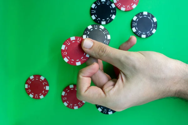 Poker Hra Koncept Čipy Karty Zeleném Pozadí Pohled Shora Kopie — Stock fotografie
