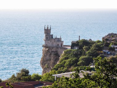 Crimea kırlangıç yuva denizde