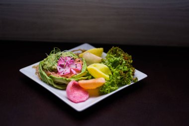 yemek yemek suşi kokteyller