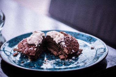 Kek keki menüsü salata tabağı, nargile tüttürme, dinlenme, restoran kafe tabağı.