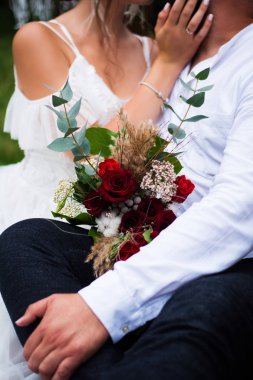 Düğün yeri fotoğraf mumu mumlar kek ormanı ağacı süs koltuğu bırakır