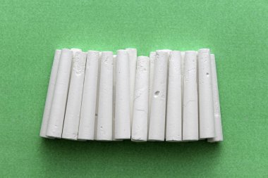 Beyaz tebeşir yığını