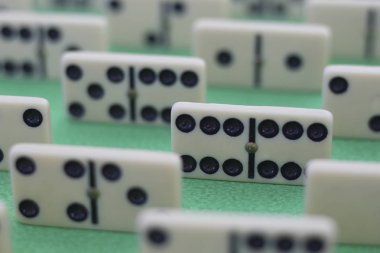 Domino arka plan parçaları