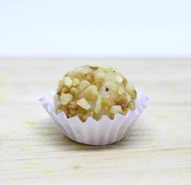 Lezzetli parti fıstık şekeri