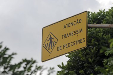 Recife, Pernambuco/Brasil - 03 15 2019: yaya geçidi işaret