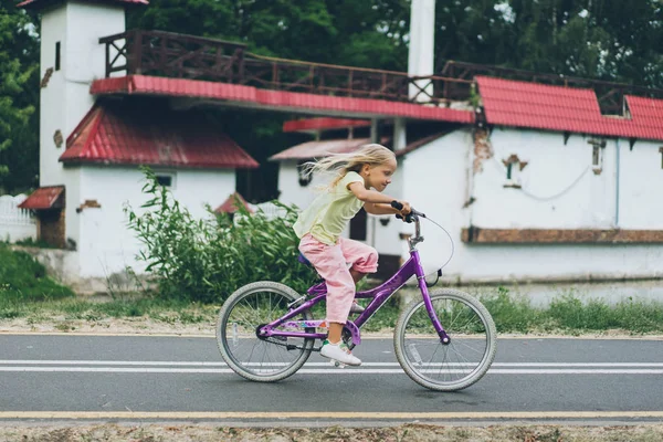 Riding — Stock Photo, Image