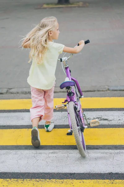 Crossing — Stock Photo, Image