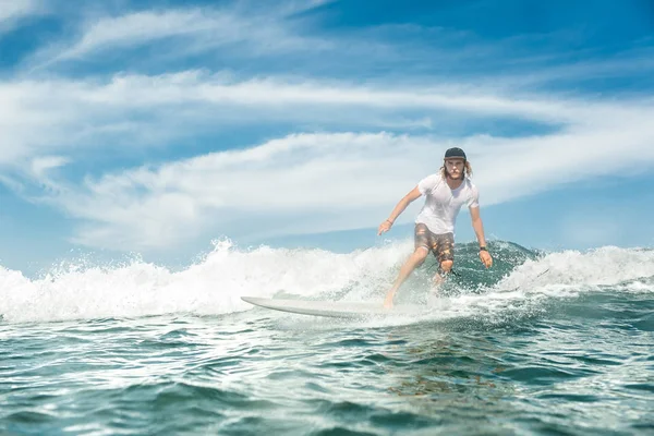 Surfing — Stock Photo