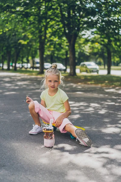 Kind — Stockfoto