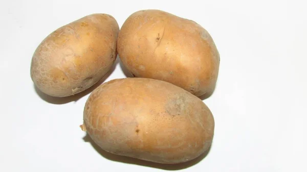 Batata Solanum Tuberosum Sobre Fundo Branco — Fotografia de Stock
