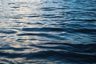 Deniz yüzeyine yakın çekim, su, dalgalar. Geçmişi. Duvar Kağıdı.