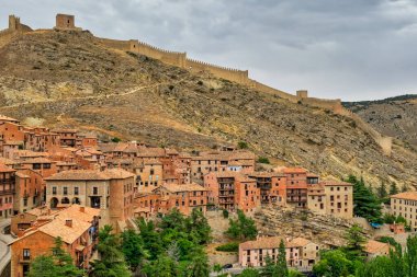 Albarakin 'in şehir ve ortaçağ duvarları İspanya' nın ulusal bir anıtı ilan etti..