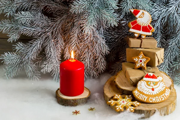 Een Lichte Besneeuwde Achtergrond Met Dennentakken Houten Stands Zijn Kerst — Stockfoto