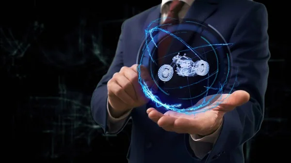 İşadamı kavramı hologram 3d moto eline gösterir.