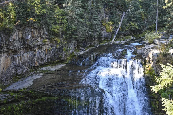 Ousel Falls büyük gökyüzü Montana