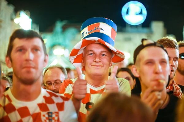 Zagreb Croacia Junio 2018 Los Aficionados Croatas Fútbol Viendo Pantalla — Foto de Stock