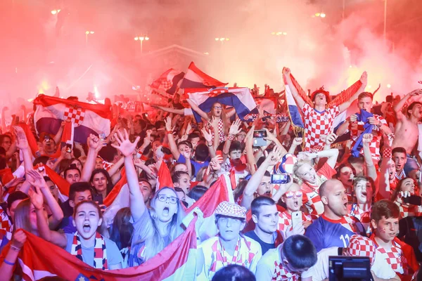 Záhřeb Chorvatsko Července 2018 Chorvatský Fotbalový Fanoušci Slaví Chorvatský Čtvrtletí — Stock fotografie