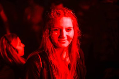 Zagreb, Hırvatistan - 26 Haziran, 2018: sessiz parti Yem kolektiv Djs 13 Inmusic Festivali tarafından bulunan göl Jarun, Zagreb, Hırvatistan. 