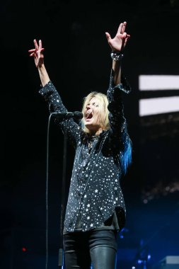 Zagreb, Hırvatistan - 25 Haziran, 2018: İngiliz-Amerikan indie rock grubu Kills göl Jarun, Zagreb, Hırvatistan bulunan 13 Inmusic festivalin ilk günü sırasında Otp dünya sahnesinde gerçekleştirir. 