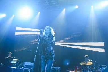 Zagreb, Hırvatistan - 25 Haziran, 2018: İngiliz-Amerikan indie rock grubu Kills göl Jarun, Zagreb, Hırvatistan bulunan 13 Inmusic festivalin ilk günü sırasında Otp dünya sahnesinde gerçekleştirir. 