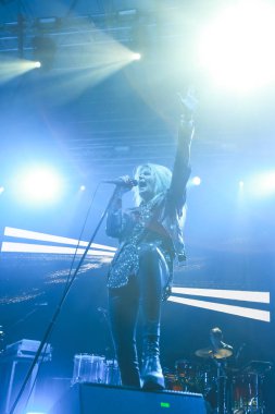 Zagreb, Hırvatistan - 25 Haziran, 2018: İngiliz-Amerikan indie rock grubu Kills göl Jarun, Zagreb, Hırvatistan bulunan 13 Inmusic festivalin ilk günü sırasında Otp dünya sahnesinde gerçekleştirir. 