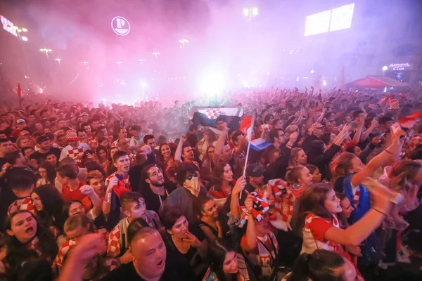 Zagreb Croacia Julio 2018 Los Aficionados Croatas Fútbol Celebran Victoria — Foto de Stock