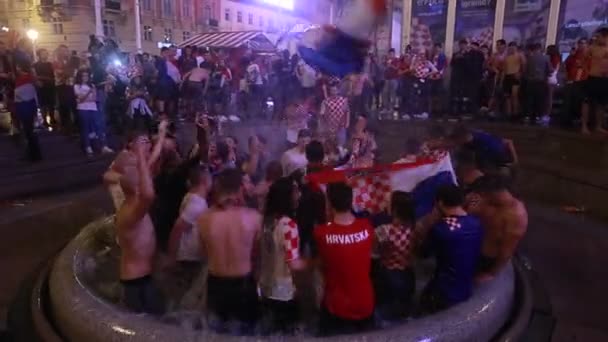 Zagreb Croazia Luglio 2018 Tifosi Croati Festeggiano Vittoria Croazia Inghilterra — Video Stock