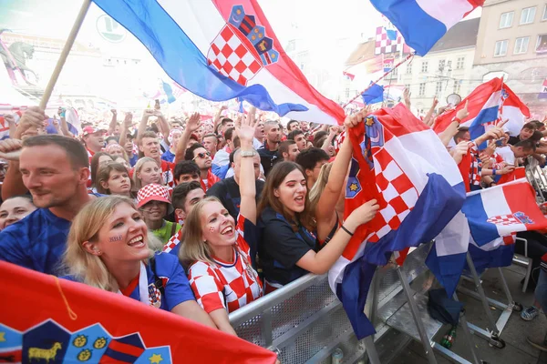 ザグレブ クロアチア 2018 クロアチアのサッカー ファン サポート代表前に と世界杯 2018 Fifa 決勝戦は — ストック写真