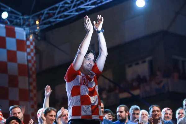 Zagreb, Hırvatistan - 16 Temmuz 2018: Hırvatistan Milli Takımı hoş geldiniz ev kutlama Ban Jelacic meydanında. Sahne Alanı'ndaki Hırvat koç Zlatko Dalic.