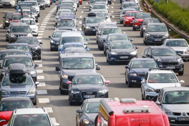 Zagreb, Hırvatistan - 11 Ağustos 2018: Büyük trafik sıkışıklığı nedeniyle çok sayıda turist deniz sahil Hırvatistan Zagreb, Hırvatistan'daki Lucko otoyol otoyol olacak.