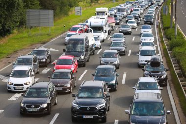 Zagreb, Hırvatistan - 11 Ağustos 2018: Büyük trafik sıkışıklığı nedeniyle çok sayıda turist deniz sahil Hırvatistan Zagreb, Hırvatistan'daki Lucko otoyol otoyol olacak.