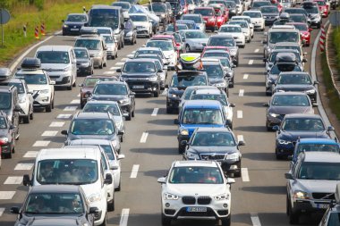Zagreb, Hırvatistan - 11 Ağustos 2018: Büyük trafik sıkışıklığı nedeniyle çok sayıda turist deniz sahil Hırvatistan Zagreb, Hırvatistan'daki Lucko otoyol otoyol olacak.