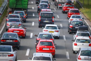 Zagreb, Hırvatistan - 11 Ağustos 2018: Büyük trafik sıkışıklığı nedeniyle çok sayıda turist deniz sahil Hırvatistan Zagreb, Hırvatistan'daki Lucko otoyol otoyol olacak.