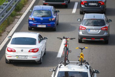 Zagreb, Hırvatistan - 11 Ağustos 2018: Büyük trafik sıkışıklığı nedeniyle çok sayıda turist deniz sahil Hırvatistan Zagreb, Hırvatistan'daki Lucko otoyol otoyol olacak.