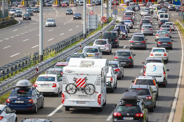 Zagreb Kroatië Augustus 2018 Grote Verkeersopstopping Vanwege Het Grote Aantal — Stockfoto