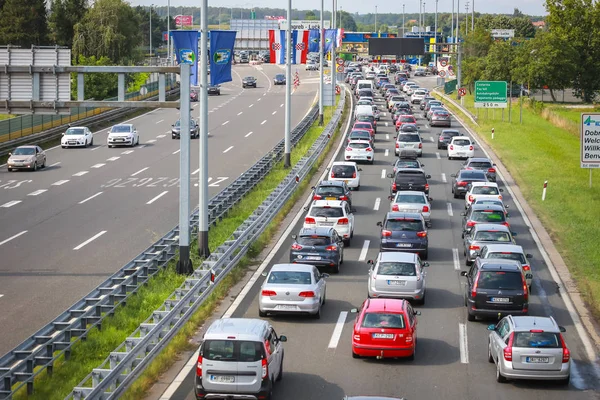 Zagreb Kroatië Augustus 2018 Grote Verkeersopstopping Vanwege Het Grote Aantal — Stockfoto