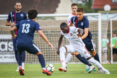 Velika Gorica, Hırvatistan - 25, Ağustos 2018: İlk futbol Hırvat Ligi Hrvatski Telekom, Hnk Gorica ve Rudes tarihinde Gorica stadyum arasında futbol oyunu. Miya Faruku eylem. 