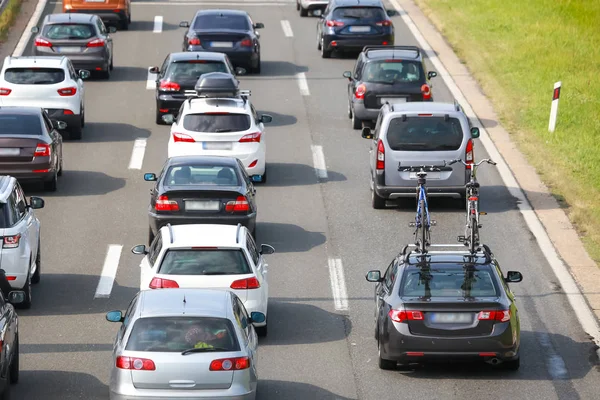 Vista Traseira Engarrafamento Carros Alinhados Presos Pedágio Estrada — Fotografia de Stock