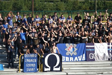Velika Gorica, Hırvatistan - 15, Eylül 2018: İlk futbol Hırvat Ligi Hrvatski Telekom, Hnk Gorica ve Dinamo Gorica Stadı arasında oyun. Dinamo futbol kulübü hayranları bbb.