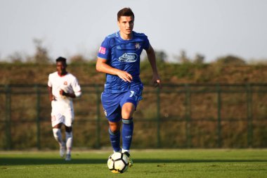 Velika Gorica, Hırvatistan - 15, Eylül 2018: İlk futbol Hırvat Ligi Hrvatski Telekom, Hnk Gorica ve Dinamo Gorica Stadı arasında oyun. Gojak Amer eylem.