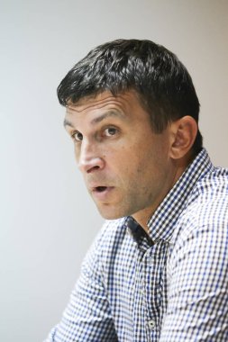 Velika Gorica, Hırvatistan - 15, Eylül 2018: İlk futbol Hırvat Ligi, Hnk Gorica ve Dinamo Gorica Stadı arasında. Hnk Gorica, basın toplantısında Jakirovic Sergej Teknik Direktörü.