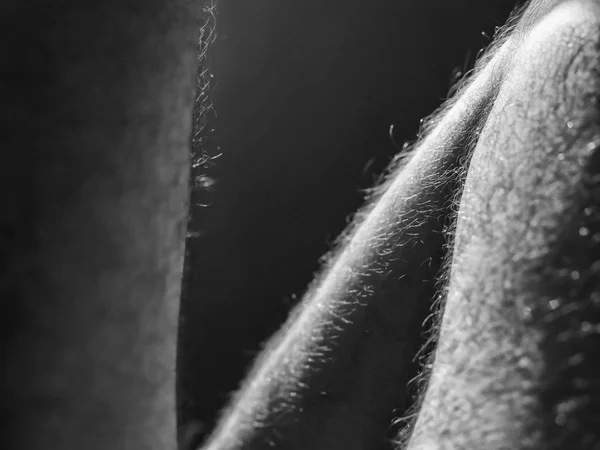 Nahaufnahme Von Haaren Den Beinen Eines Erwachsenen Mannes — Stockfoto