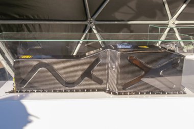 Zagreb, Hırvatistan - 28 Eylül, 2018: sunu Rimac automobili ürünlerde Strossmayer kare. Araba parçaları ve iki kavram hiper araba pil.