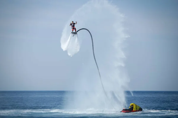 크로아티아 2018 크로아티아 가까이 스키에 Flyboard와 — 스톡 사진