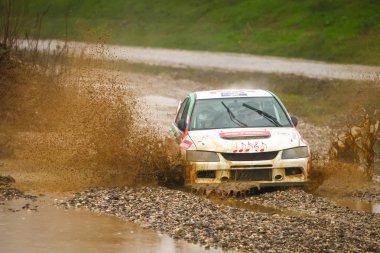 Sveta tepe, Hırvatistan - 25 Kasım 2018. 9 ralli Santa Domenica göster. Sandi Cenov ve Lana Mitsubishi Lancer Evo IX yarış Sutlovic kimden Hırvatistan.